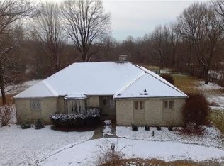 7645 W 96th St, Zionsville, IN 46077