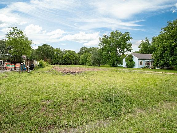 2nd image of 6701 32nd St