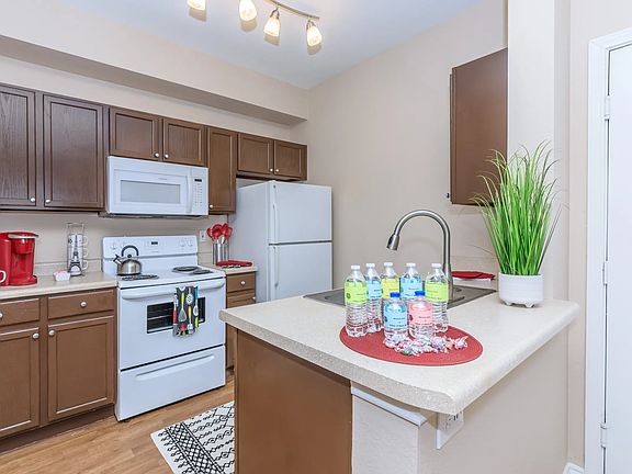 3rd image of 1201 Medical Ave #3212