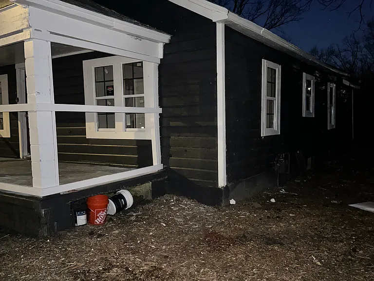 1019 Hill Ave — Photo 2