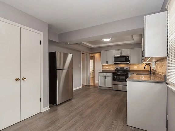 5th image of 2601 N 72nd Ct #3-1