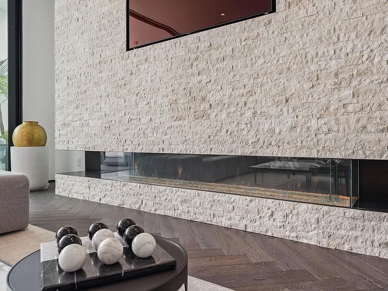 213 S La Peer Dr — Photo 22