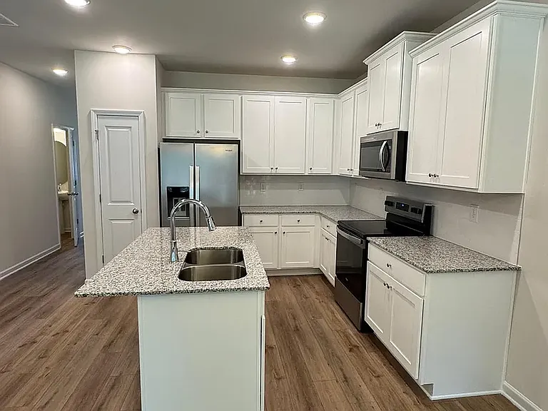 4284 SW Notting Hill Dr — Photo 2