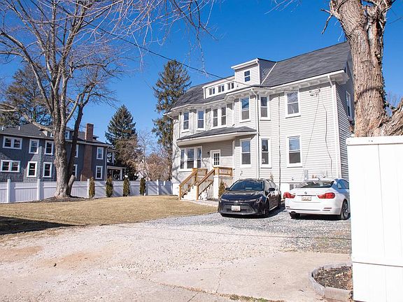 4th image of 5215 Bosworth Ave