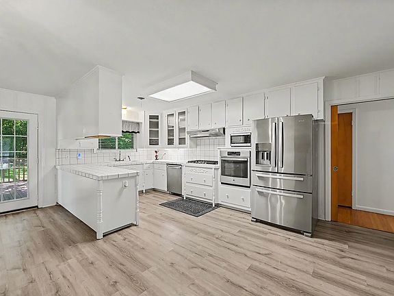 3rd image of 502 W Semands St