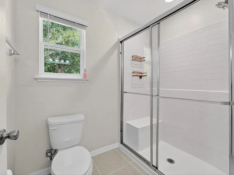 3842 Hampstead Ln — Photo 35