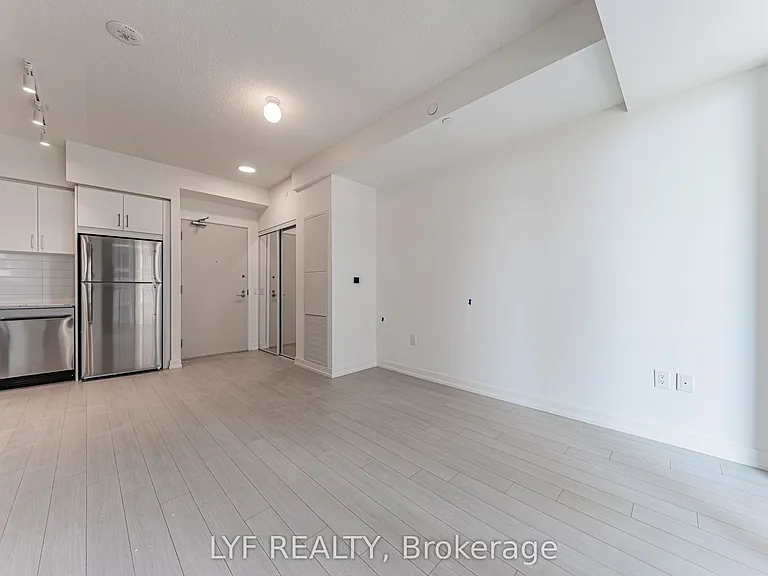 4010 Eglinton Ave W #922 — Photo 3