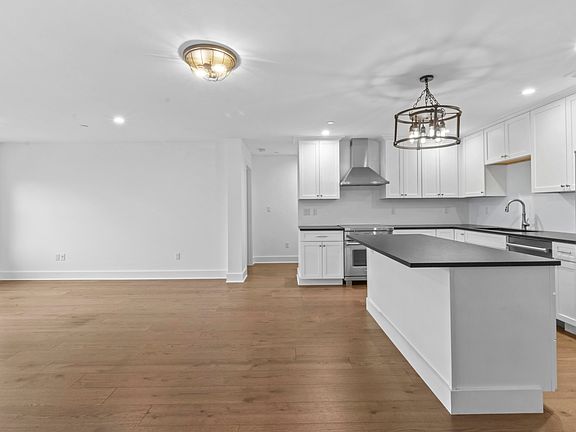 5th image of 3 Water Street #305