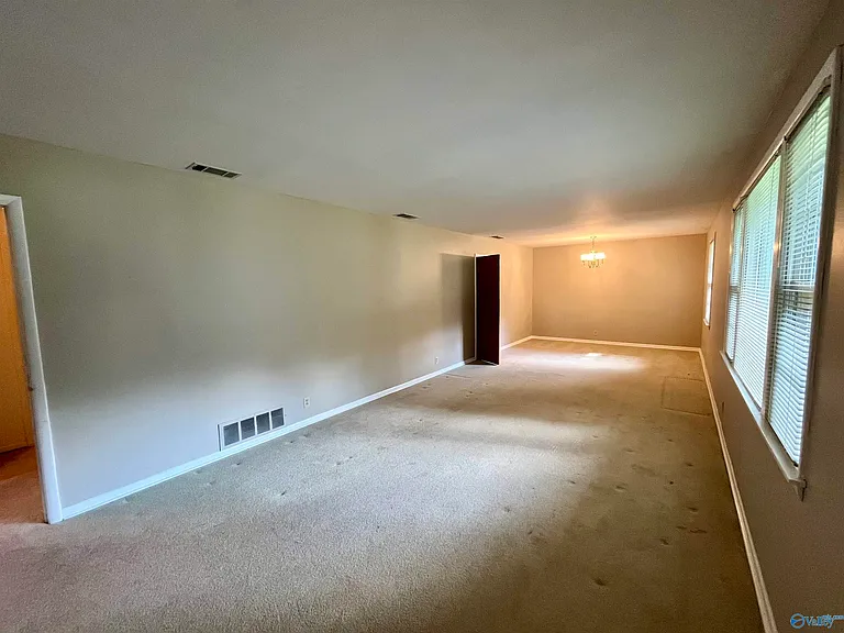415 Harolds Dr NW — Photo 8