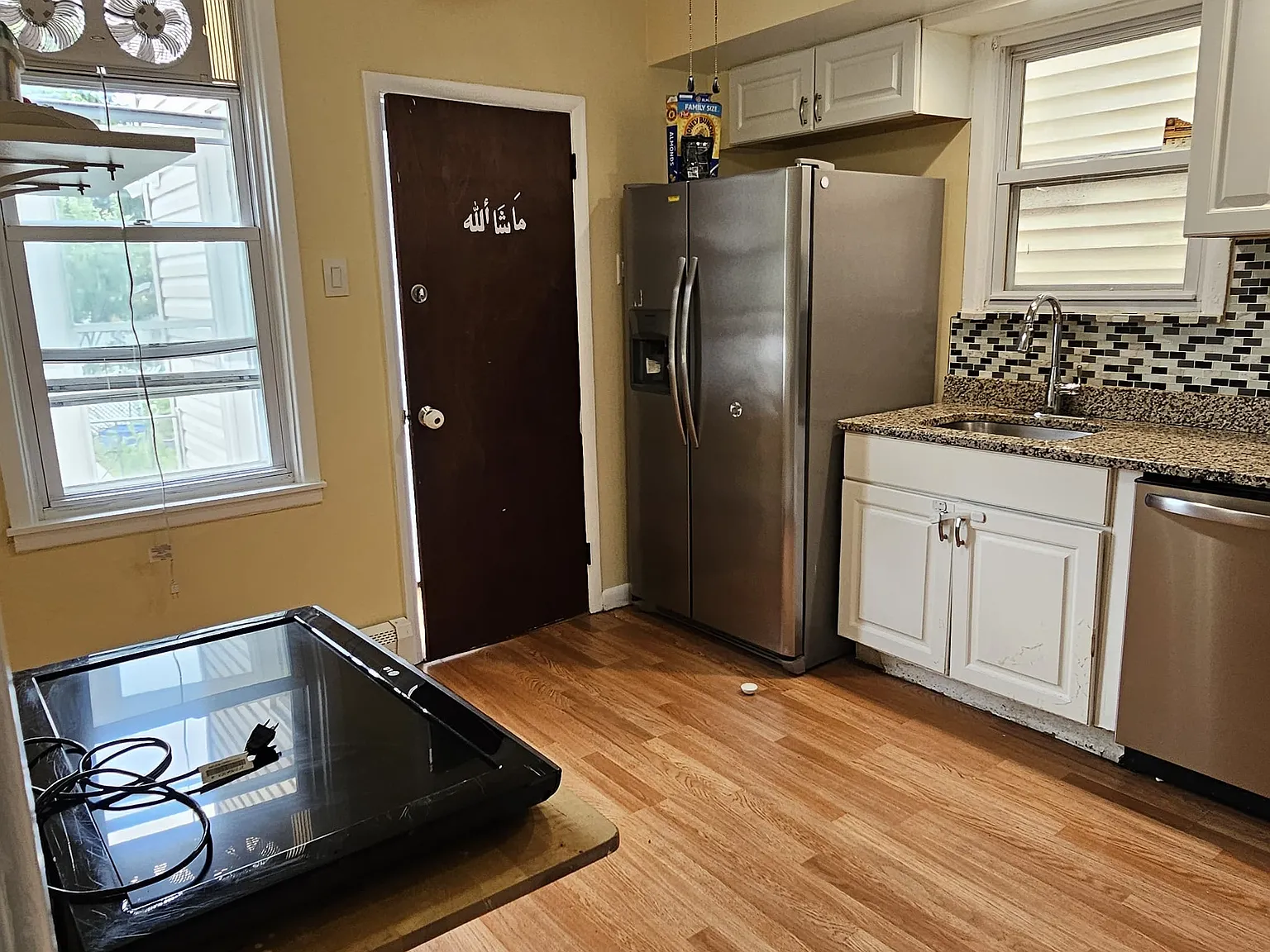 2 bed, 900 sqft, $2,200 — Photo 2