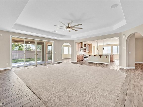 5th image of 8417 Pine Glade Ct
