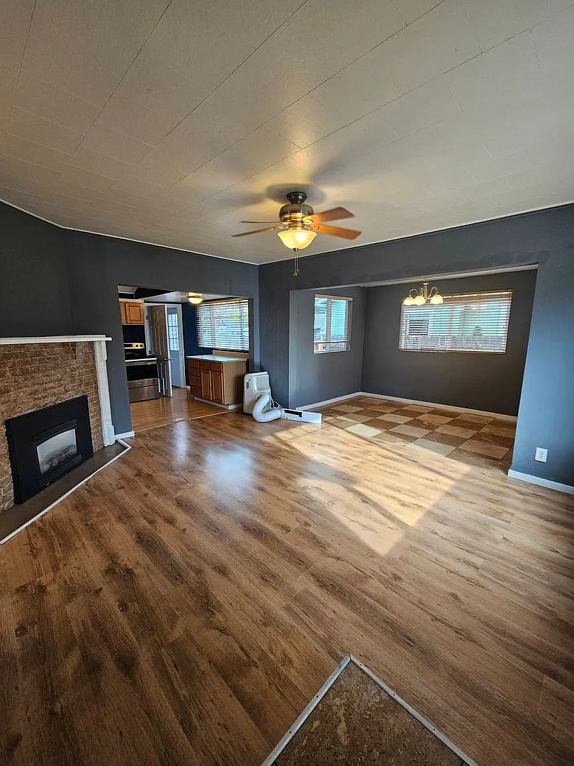 2206001 — Photo 2
