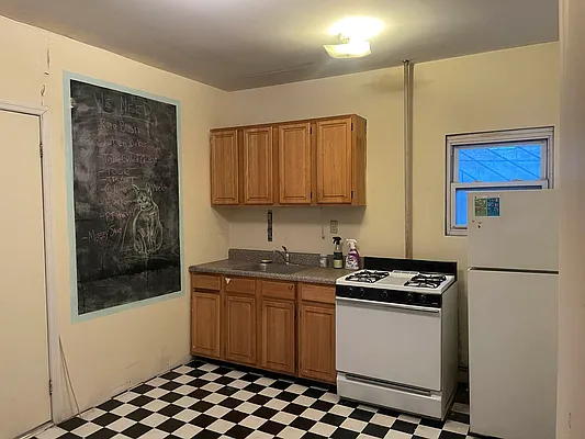 Rented by East Williamsburg Realty Inc | media 25