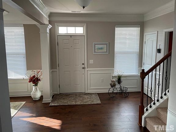 3rd image of 1901 Hemlock Hill Dr