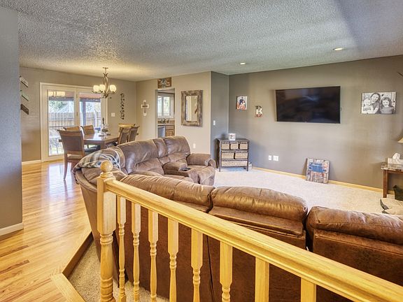 208 E Redwood St (36)