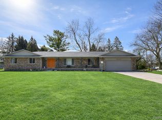9268 La Spezia Dr, Davison, MI 48423