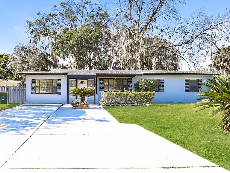 406 Nightingale Rd — Photo 1
