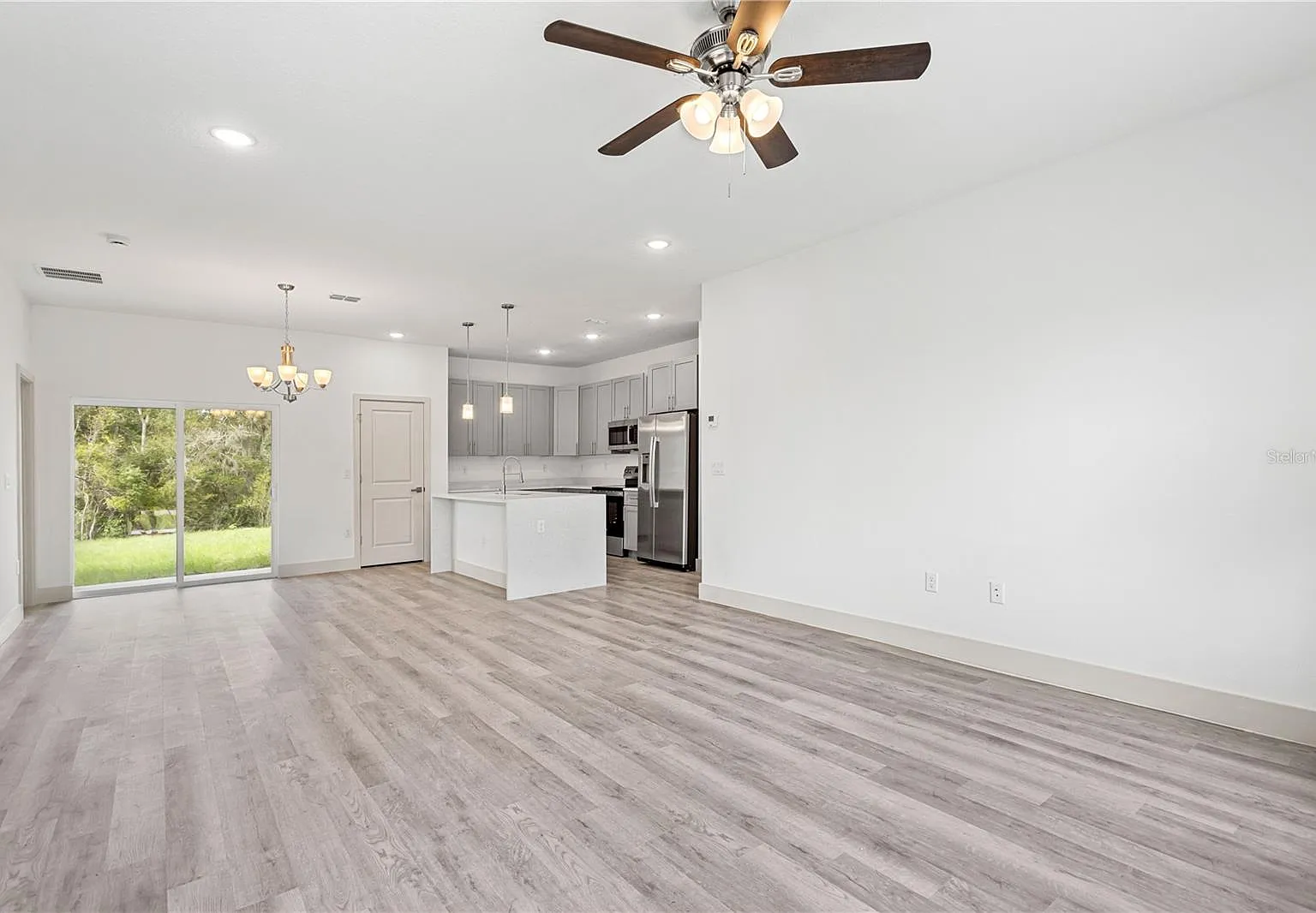 4 bed, 1641 sqft, $1,950 — Photo 3