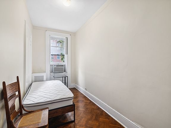 3rd image of 251 E 49th St #3