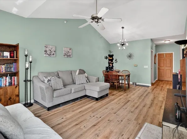 101 Metro Terrace #305, Madison, WI 53718