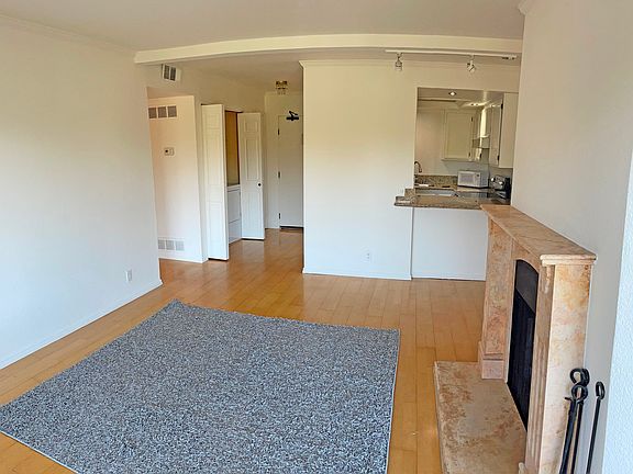 5th image of 1650 8th Ave Unit 208