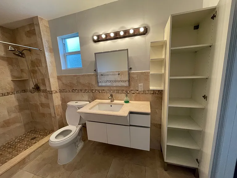 2643 SW 64th Ave — Photo 9