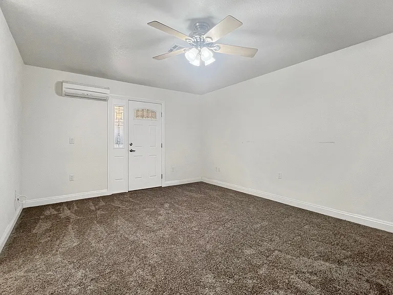 871 Montera Ln — Photo 10