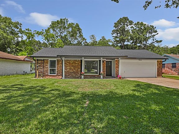 2nd image of 2543 Fountain View St