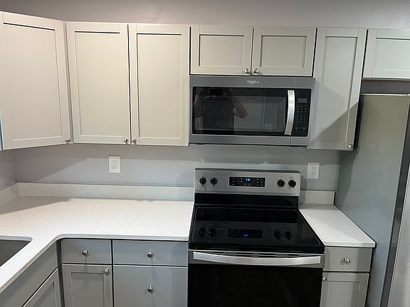 3rd image of 6900 Seaver Dr NW