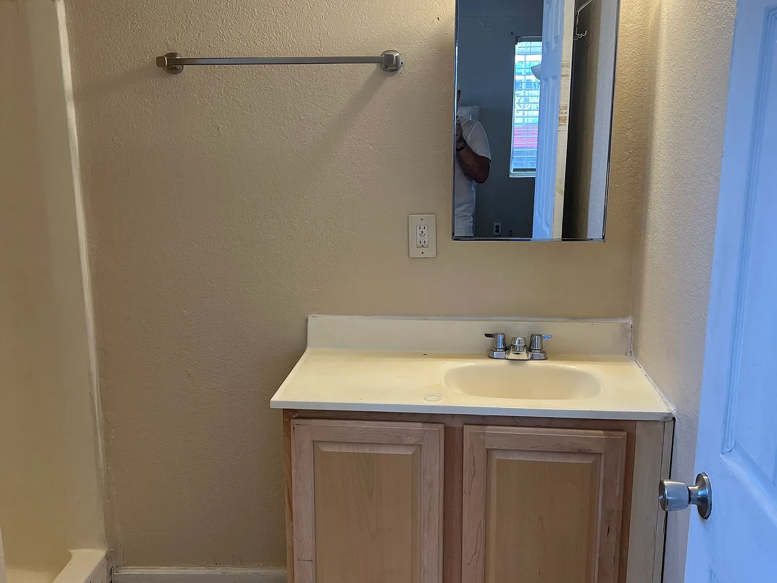 1 bed, 500 sqft, $700 — Photo 3