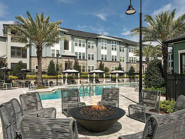 Poolside Fire Pit at Cottonwood Clermont Apartments