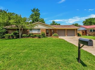 1129 Mary Dr, Hurst, TX 76053