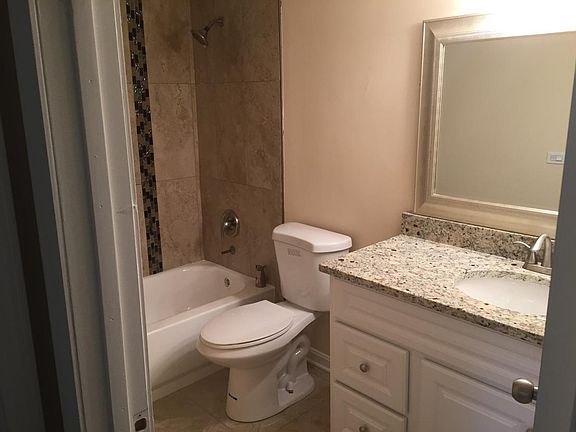 5th image of 5513 Lakeside Dr APT 2A