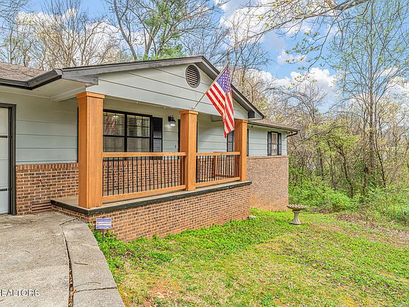 5th image of 3612 Sprucewood Rd