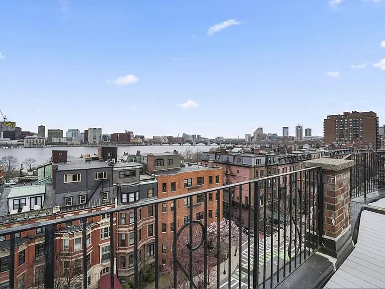 259 Beacon St #12A — Photo 16