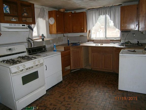 4th image of 214 South St