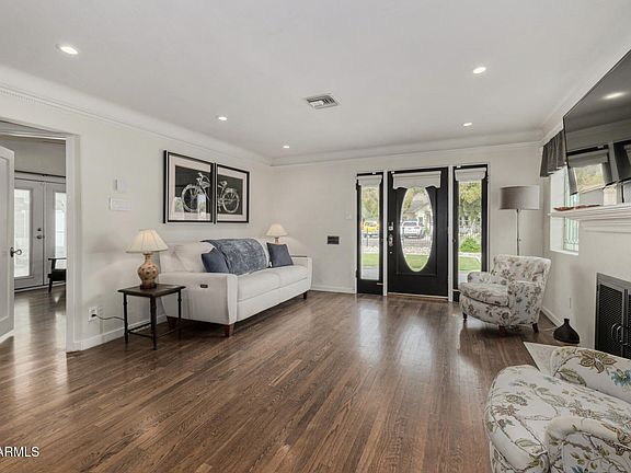 4th image of 521 W MARIPOSA Street