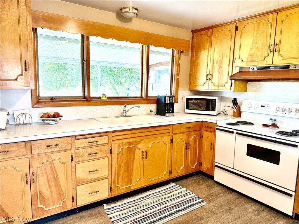 917 Prospect St NW, New Philadelphia, OH - View 4
