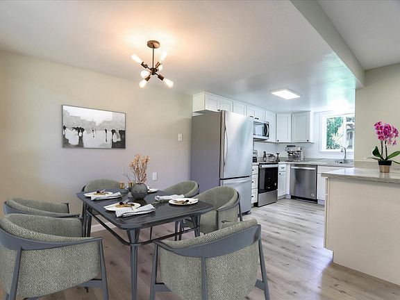 3rd image of 14225 Lora Dr APT 81