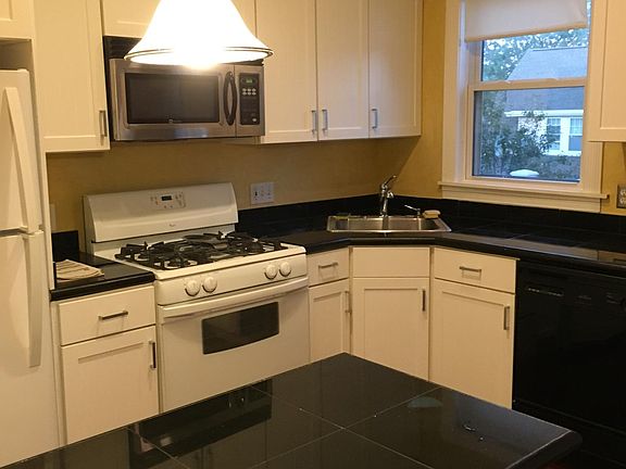 2nd image of 95 Bromfield St #2