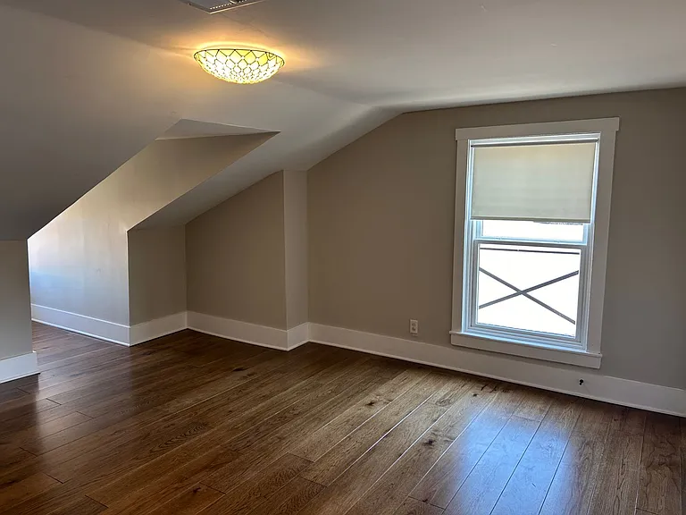 176 N Broadway #3 — Photo 25