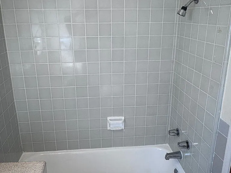 723 E 6th St #J — Photo 12