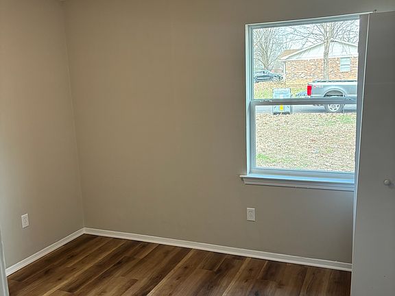 5th image of 5073 Caroline Dr