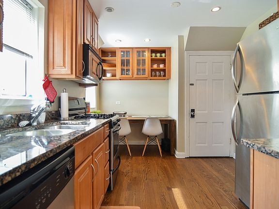 4th image of 6922 N Kenton Ave