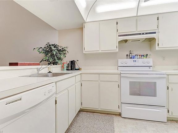5th image of 14831 Summerlin Woods Dr Unit 7