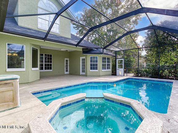5th image of 1315 SPARKLEBERRY Court