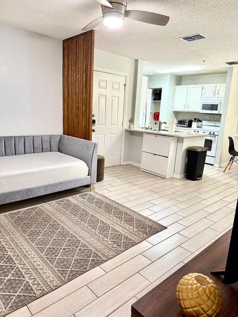 1 bed, 688 sqft, $1,550 — Photo 2