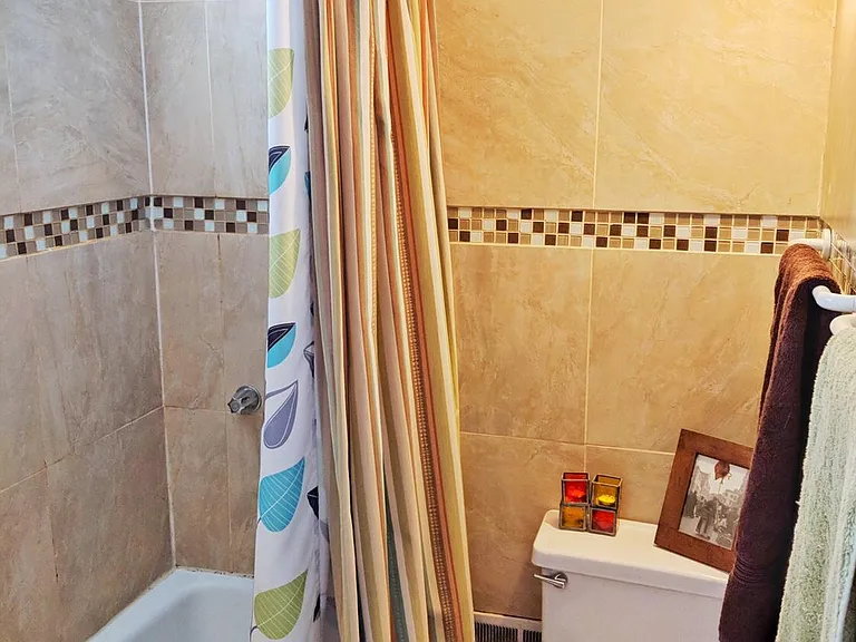 2129 W Le Moyne St #COACH HOUSE — Photo 5