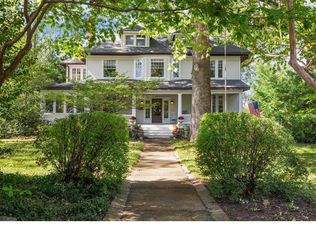 301 N Bompart Ave, Saint Louis, MO 63119