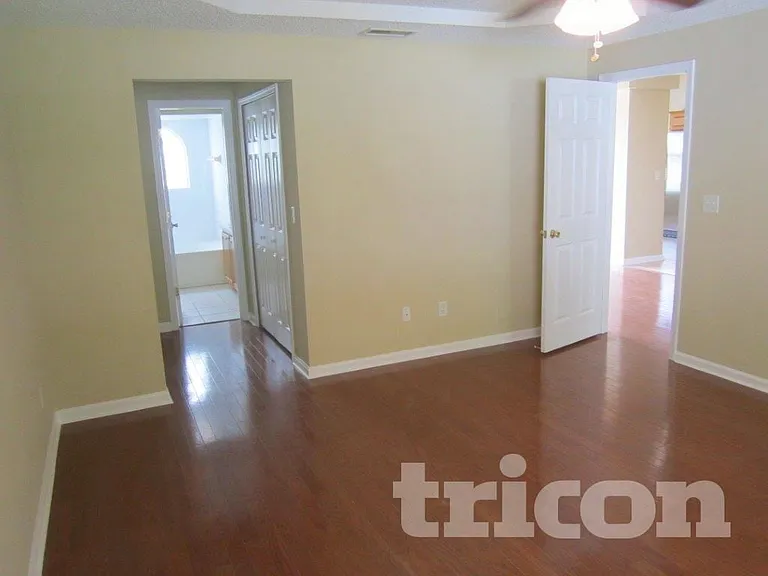 2762 Archer St — Photo 10